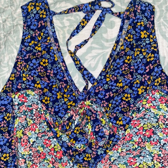 2GAP V NECK FLORAL SWING DRESS W TIE IN THE BACK - Picture 2 of 4